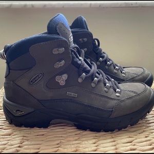 Lowa Renegade Mid GTX Hiking Boots